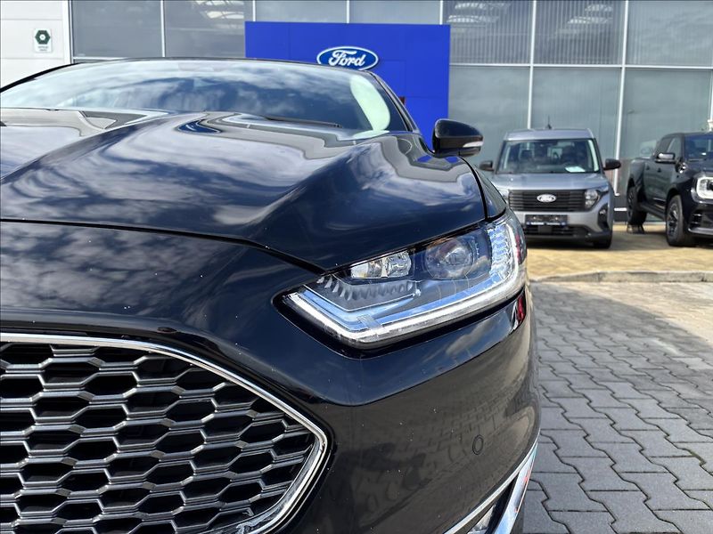 Ford Mondeo 2,0 HEV Vignale 103kW - fotka 9 z 45