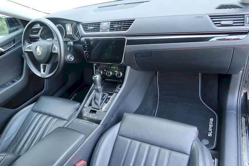 Škoda Superb (2018) Combi L&K  2,0 TDi/140 kW 4X4 - fotka 11 z 36