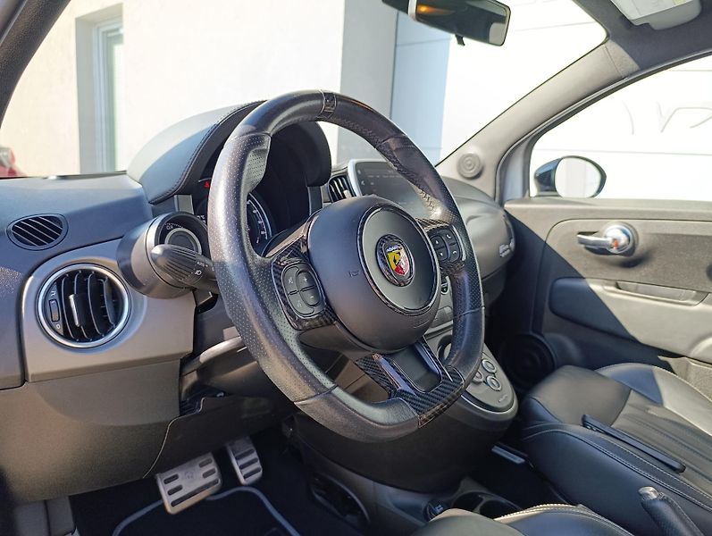 Fiat 500 ABARTH 121kW AKRAPOVIČ - fotka 14 z 32
