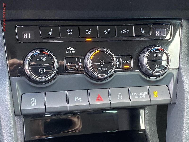 Škoda Karoq (2020) 2.0 TDi 4x4, Drive, DSG, LED - fotka 15 z 17