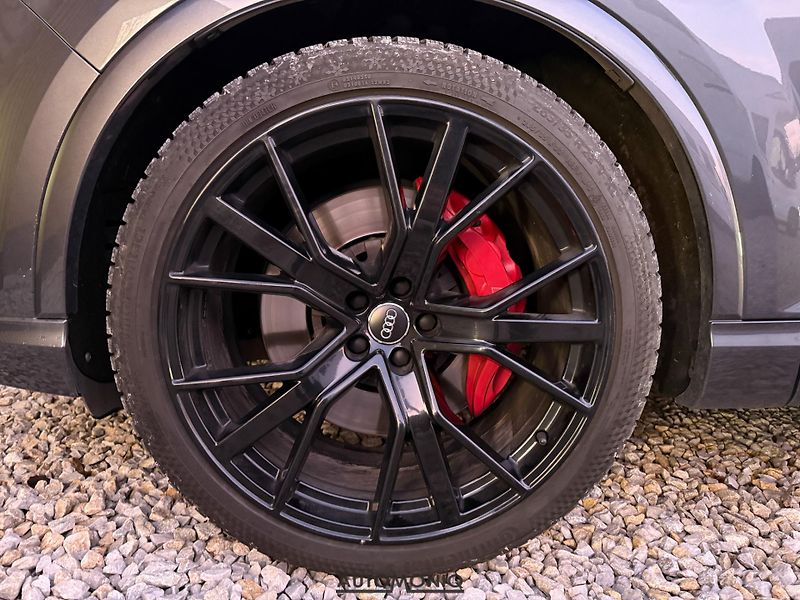 Audi SQ7 (2019) 4.0 TDI Bose, Nočné videnie - fotka 13 z 25