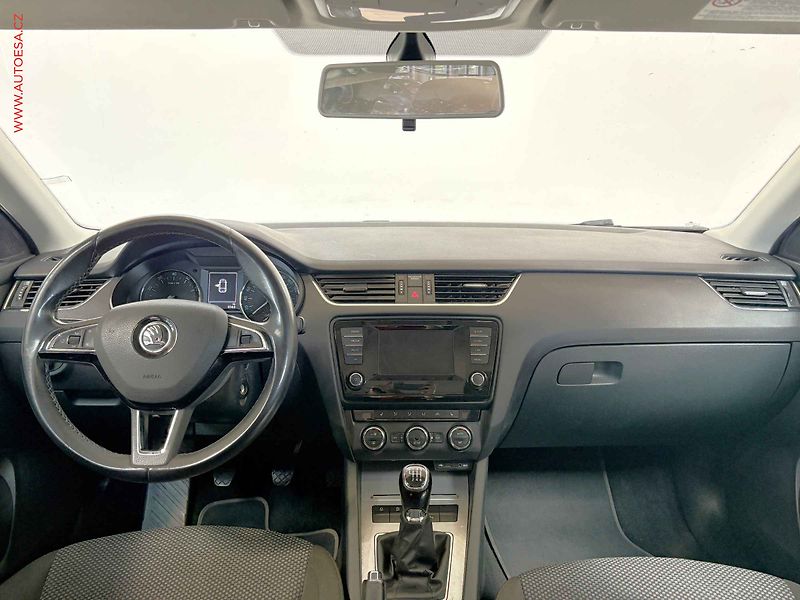 Škoda Octavia (2014) 1.4 TSi, AC, temp. - fotka 8 z 15