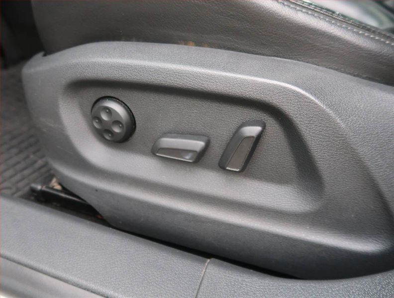 Volkswagen Tiguan (2012) 2.0 TSI, 4X4, Automat, Kůže - fotka 19 z 21