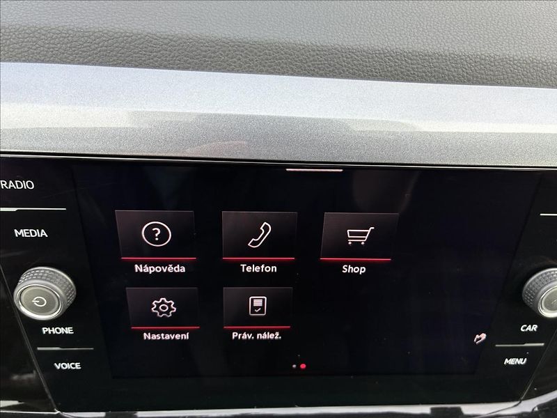 Volkswagen Polo 2,0 GTI VIRTUÁL KEYLESS - fotka 28 z 32
