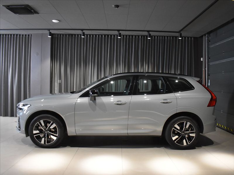 Volvo XC60 2,0 B5 AWD PLUS BLIS,Bezklíč - fotka 2 z 23