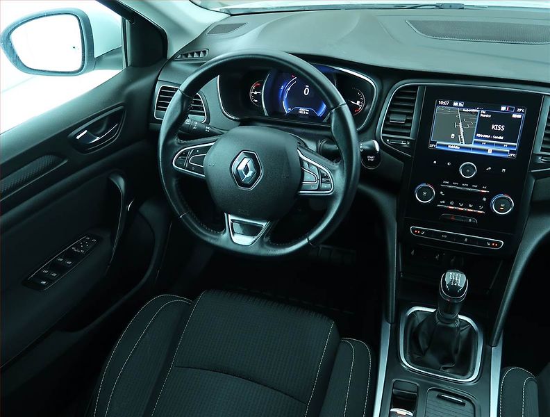 Renault Mégane (2019) Zen 1.3 TCe, ČR,1.maj - fotka 7 z 18