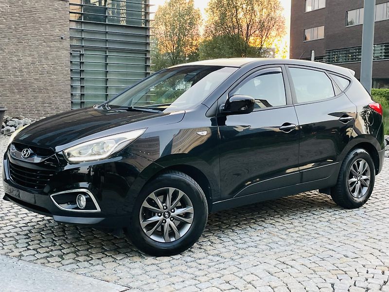 Hyundai ix35 2.0i AUTOMAT VYHŘEV TAŽNÉ - fotka 3 z 43