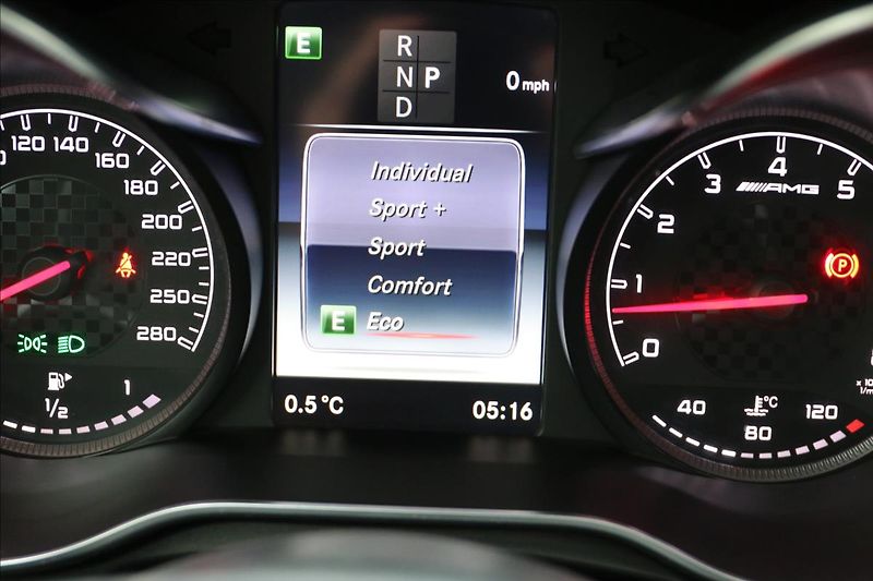 Mercedes-Benz GLC 3,0 43 AMG, Automat, Tažné - fotka 33 z 61