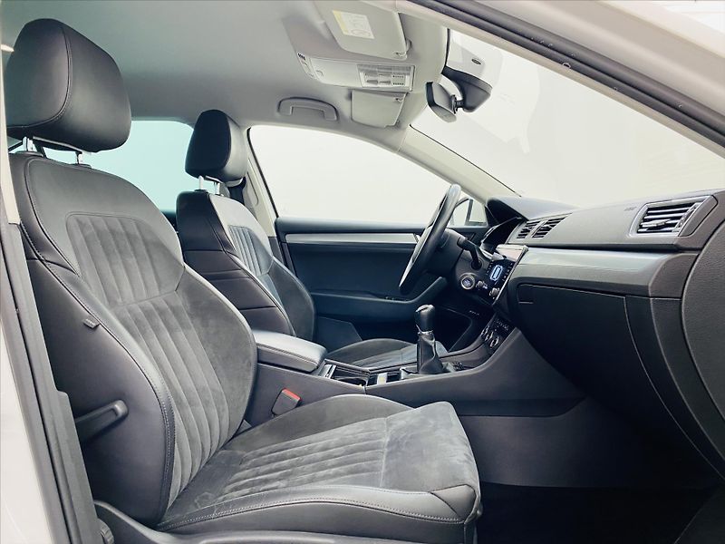 Škoda Superb 2,0 TDI 110kW Ambition - fotka 8 z 24