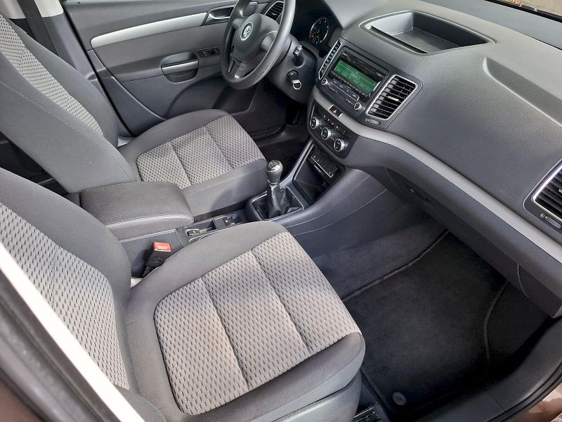 Volkswagen Sharan (2012) TDI 2,0/110 kW 7-míst - fotka 15 z 37
