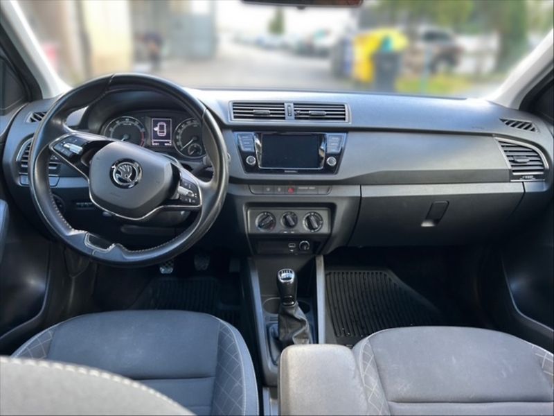 Škoda Fabia 1,0 TSI 70 Ambition - fotka 9 z 11