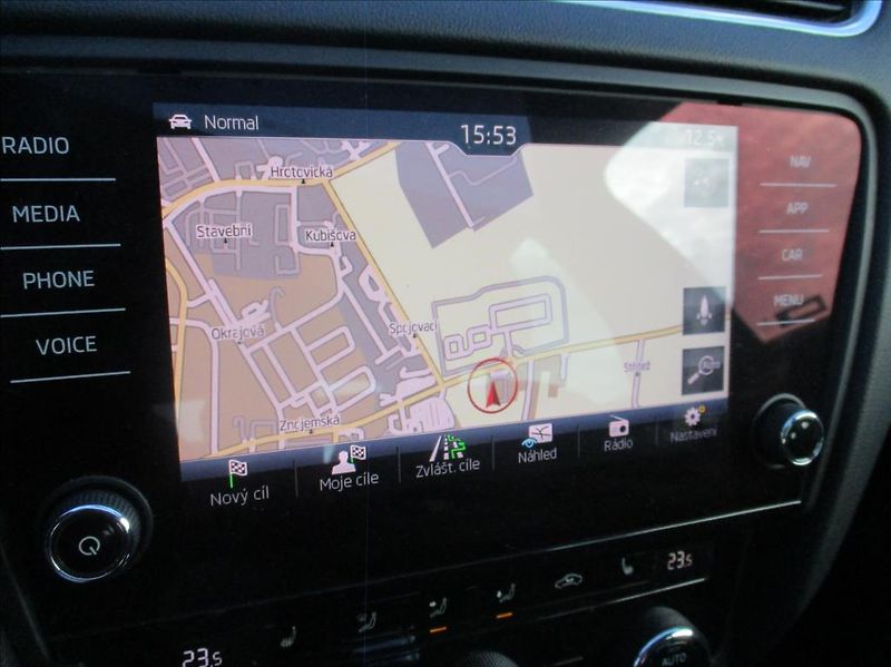 Škoda Octavia 2,0 TDI, Style,DSG,navi,DPH,CZ - fotka 11 z 29