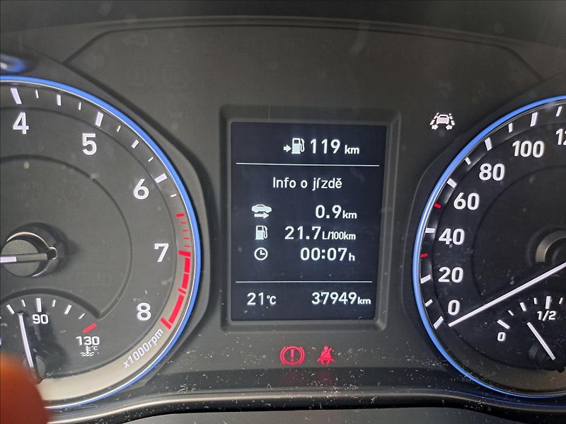 Hyundai Kona 1,0 T-GDI - fotka 27 z 56