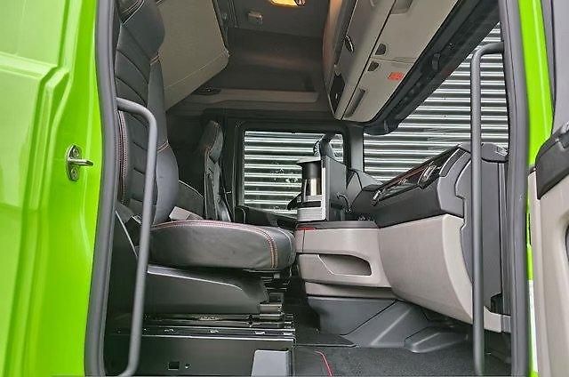 Scania (2023) S770V8 6x4 tahač EURO 6 - fotka 11 z 26
