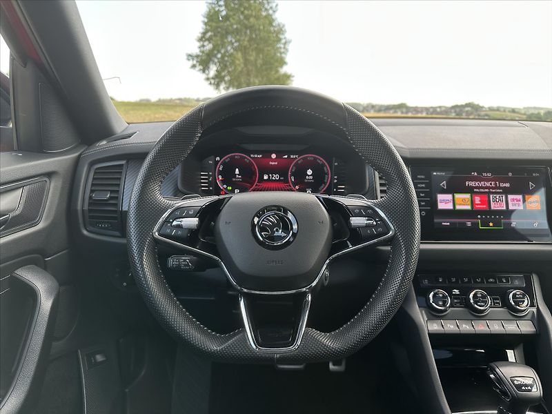 Škoda Kodiaq 2,0 TDI 147kW Sportline Zaruka - fotka 16 z 44