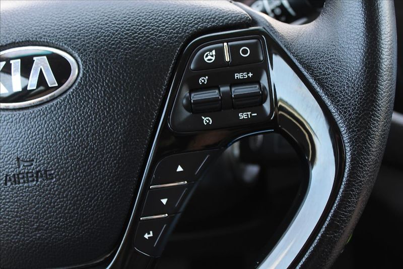 Kia Ceed 1,6 GDI  NOVÉ V ČR,TAŽNÉ,TOP - fotka 19 z 29