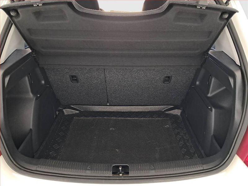 Škoda Fabia (2011) 1.2, po STK, levný provoz - fotka 13 z 14