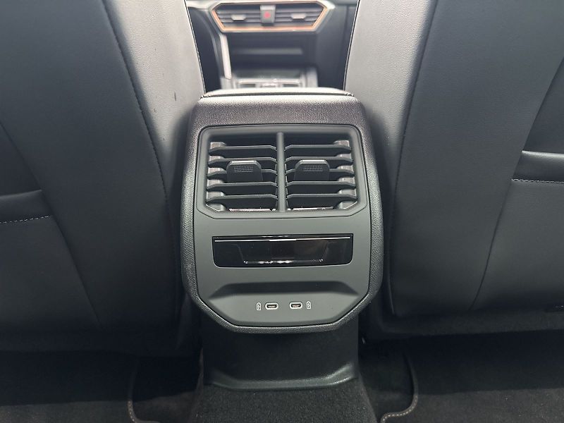 Cupra Formentor (2023) 1.5 TSI DSG - fotka 27 z 33