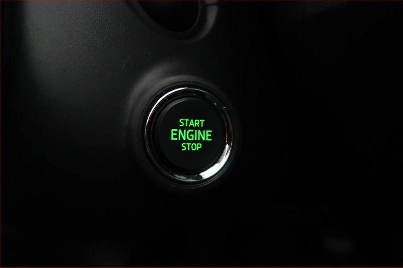 Škoda Fabia (2014) Style 1.2 TSI, Serv.kniha - fotka 17 z 18