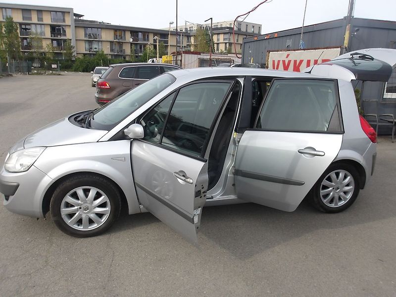 Renault Scénic 1,5DCi PĚKNÝ ! - fotka 26 z 26