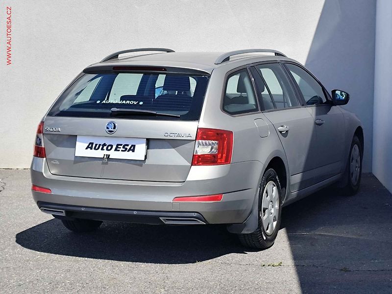Škoda Octavia (2015) 1.2 TSI, ČR, DSG, AC - fotka 4 z 20