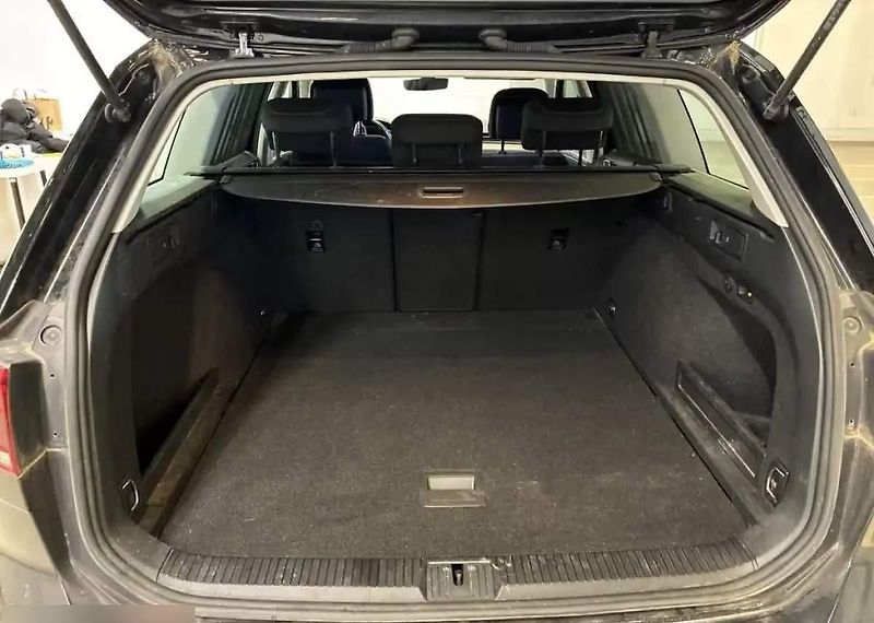Volkswagen Passat (2023)  Variant Business 2.0 TDi, DSG - fotka 10 z 10