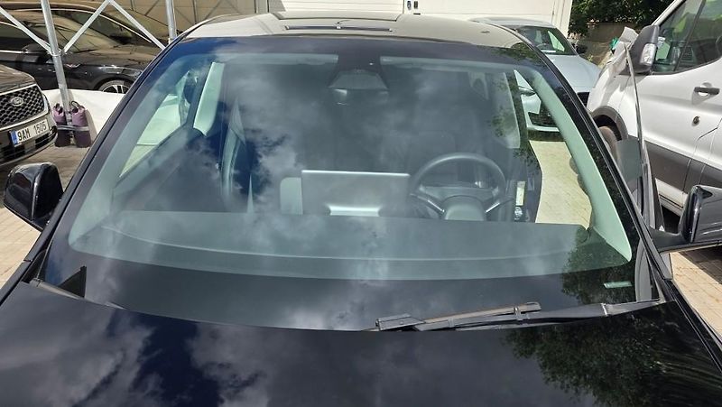 Tesla Model Y (2023) Long Range AWD DE SoH 92,9% - fotka 34 z 36
