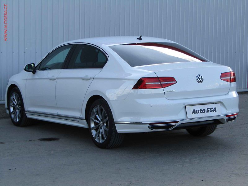 Volkswagen Passat (2018) 2.0TDi, 2.maj,ČR, R-Line, DSG - fotka 6 z 20