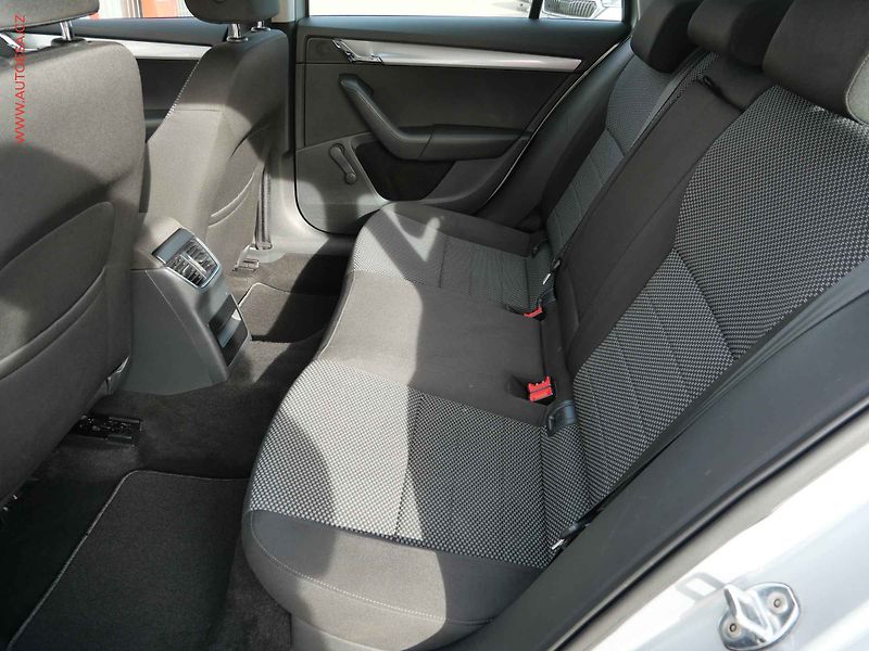 Škoda Octavia (2014) 1.6 TDi, ČR, Ambition - fotka 10 z 16
