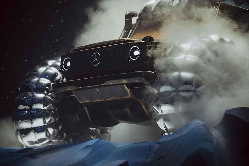 Project Mondo G spojuje ikonický Mercedes-Benz třídy G a charakteristické designové prvky módní značky s luxusním oblečením Moncler.