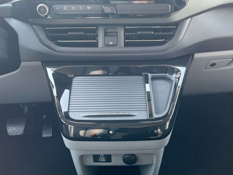 Ford Tourneo Custom 2.0D,125KW,CZ,DPH,1.MAJ - fotka 11 z 28