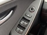 Hyundai i30 1.6i, ČR, manual, 2x kola - náhled 13