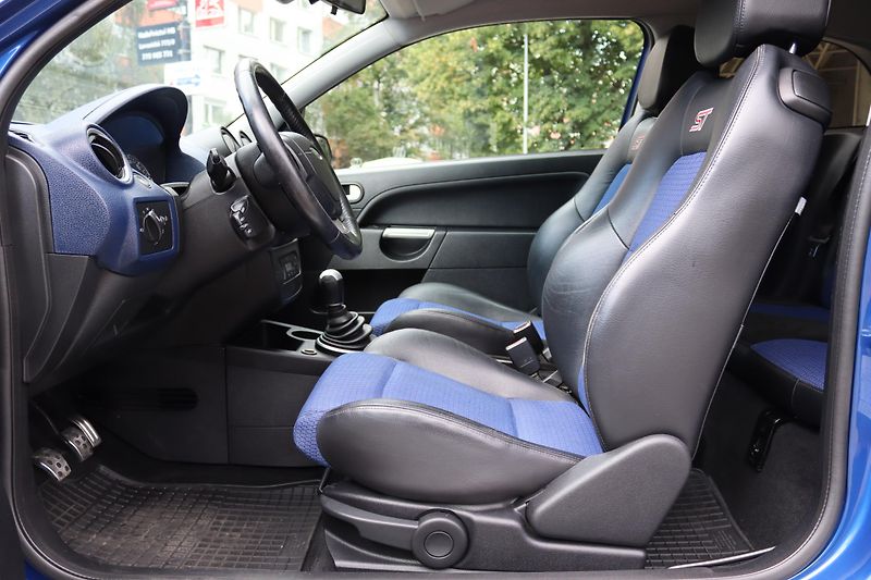 Ford Fiesta ST 2.0i 110kW - fotka 23 z 49