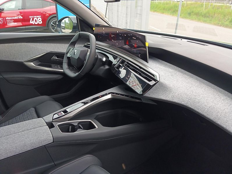 Peugeot 5008 (2026) ALLURE Hybrid 145 e-DCS6 - fotka 13 z 21
