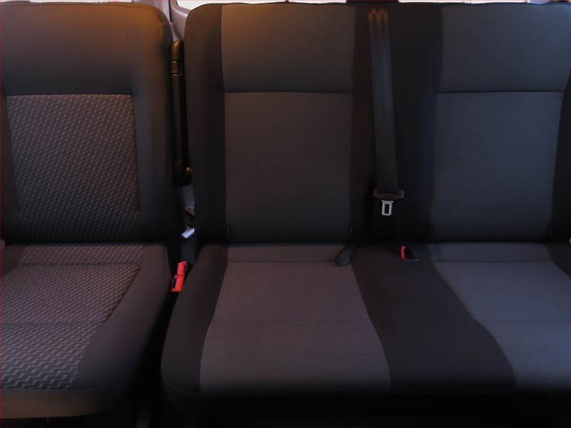 Volkswagen Transporter (2018) 2.0 BiTDI, Bus, 5Míst, ČR - fotka 10 z 17