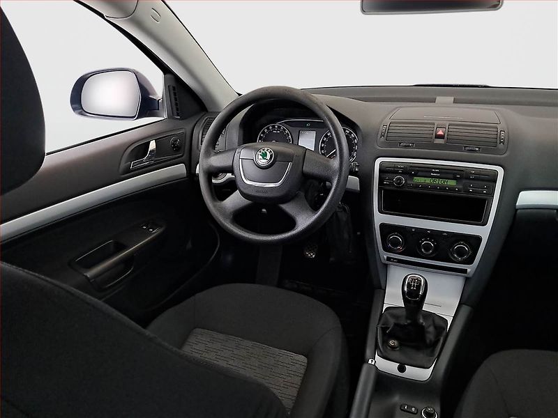 Škoda Octavia (2011) Ambiente 1.6 TDI, nová STK - fotka 7 z 16