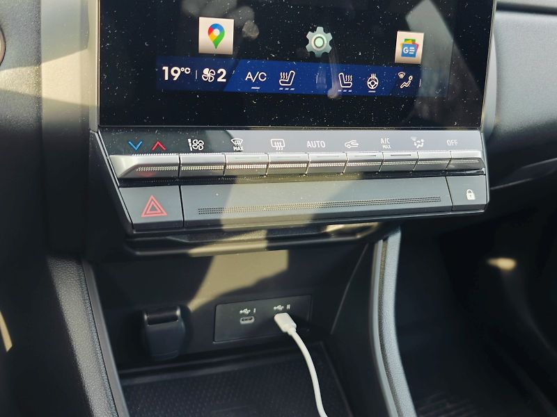 Renault Symbioz (2025) Techno 140 Mild Hybrid - fotka 16 z 22