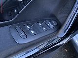Peugeot 2008 (2019) 1.2 PT, 2.maj,ČR, AC, temp - náhled 13