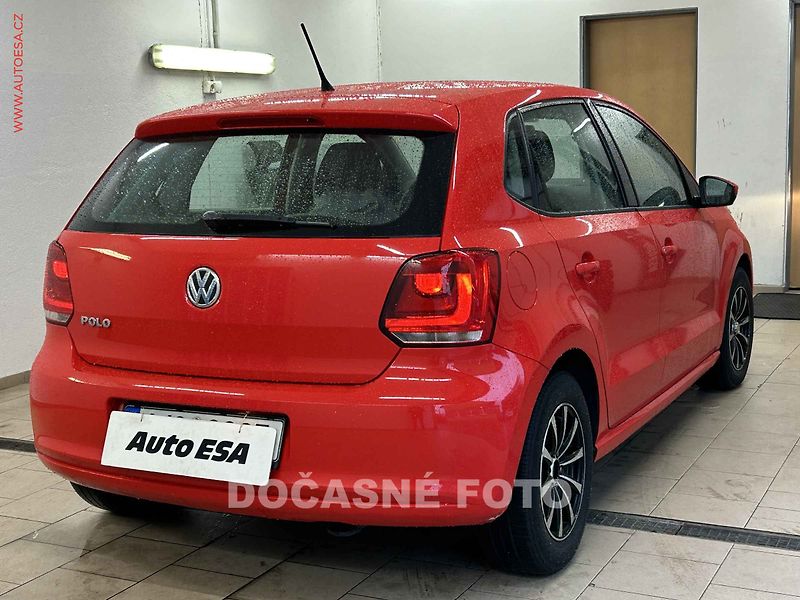 Volkswagen Polo (2011) 1.2 i, ČR, AC - fotka 2 z 3