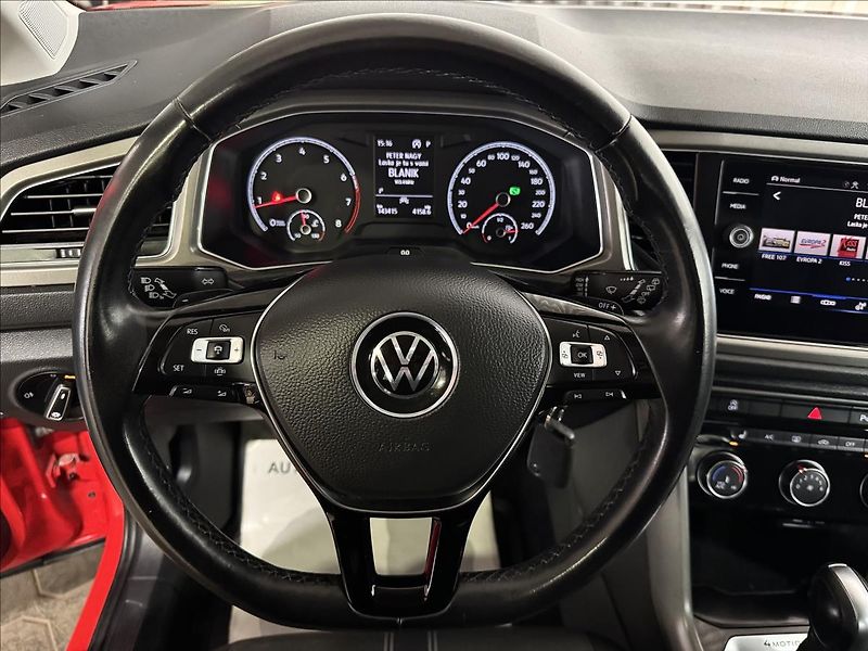 Volkswagen T-Roc 2.0TSI 140kW DSG ACC 4MOTION - fotka 17 z 37