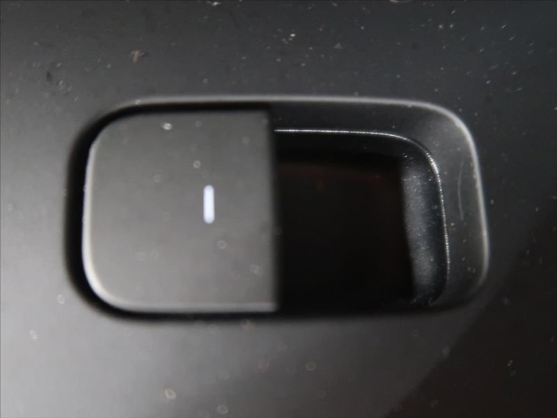 Tesla Model 3 0,0 1. majitel zánovní - fotka 28 z 32