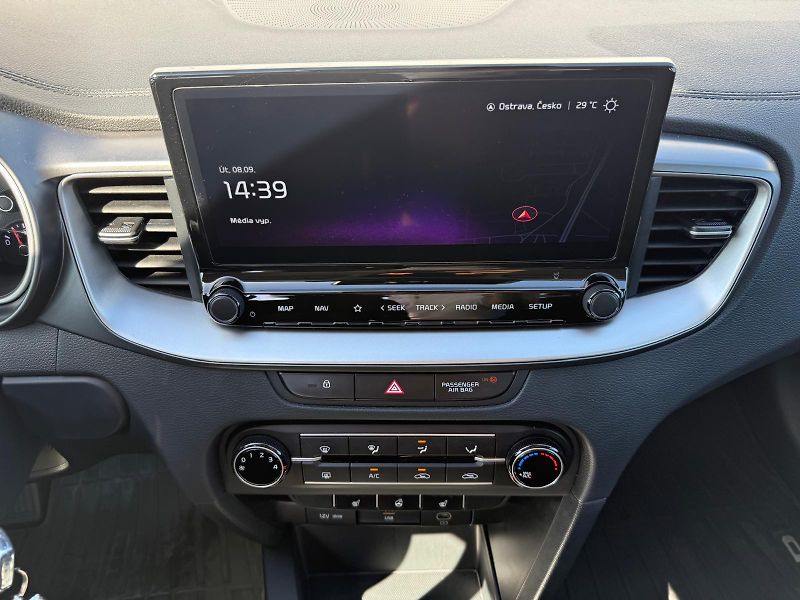Kia Ceed 1,5 T-GDi Spin - fotka 19 z 27