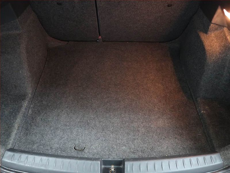 Seat Ibiza (2010) 1.4 16V, Tempomat - fotka 13 z 17