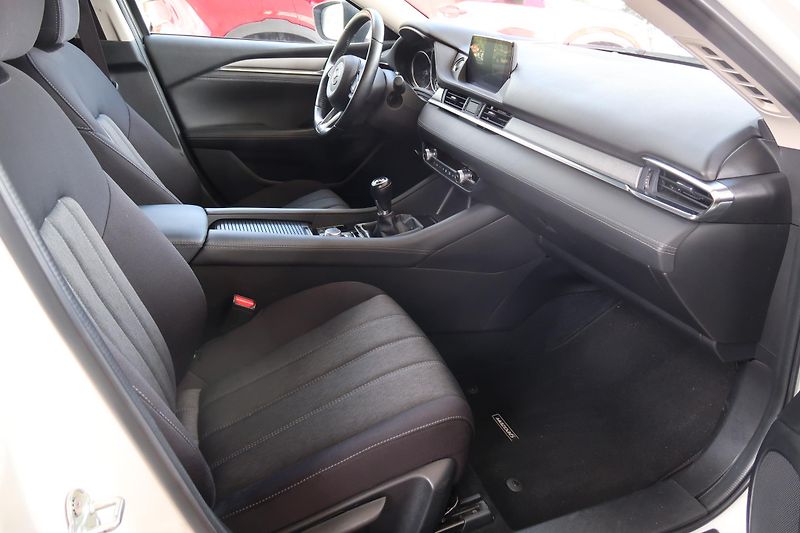 Mazda 6 WGN 2,0 G165 360°kam., serv. - fotka 19 z 32