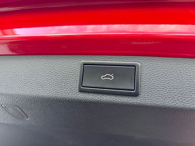 Škoda Karoq (2020) 1.5 TSI 110kW Sportline DSG - fotka 33 z 35
