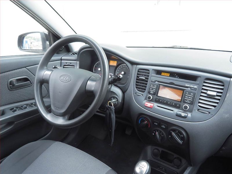 Kia Rio (2009) 1.4 16V, nová STK, Tažné - fotka 7 z 14
