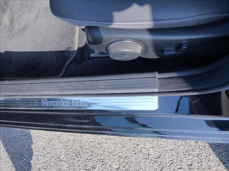 Mercedes-Benz Třídy C 2,2 CDI BlueEfficiency  180 CD - fotka 38 z 41