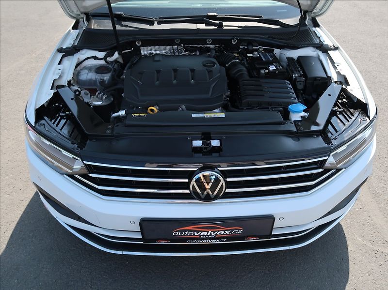 Volkswagen Passat 2,0 TDi,110kW,1majČR,Elegance - fotka 21 z 24