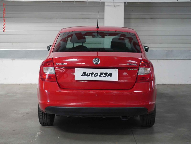 Škoda Rapid (2013) 1.6 TDI, 1.maj,ČR, Park. - fotka 5 z 14