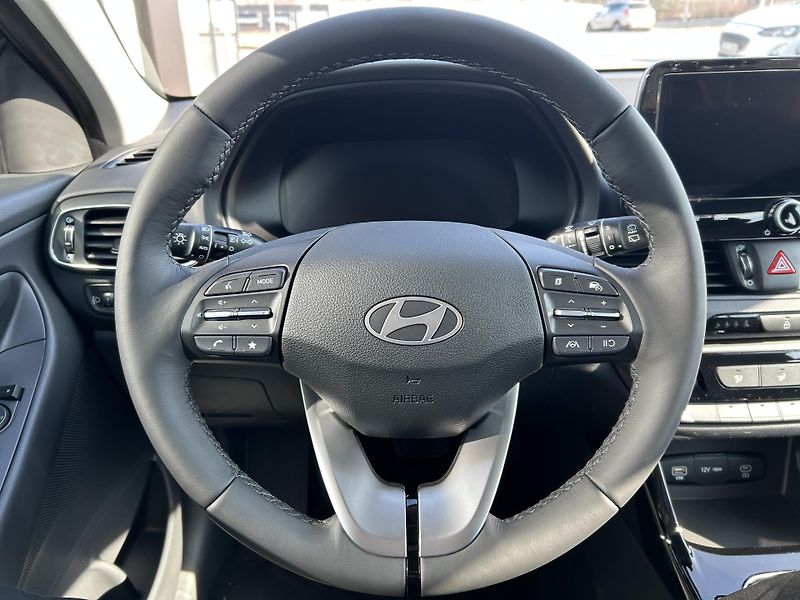 Hyundai i30 WG FL 1,5 T-GDI MT COMFORT 16 - fotka 15 z 28